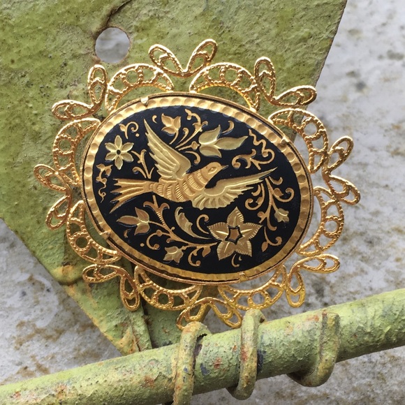 Vintage Jewelry - VINTAGE BROOCH